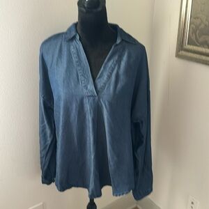 Madison Grey Sz L chambray blue long sleeves tunic blouse top‎